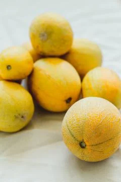A group of bright orange melon berries. Foto stock