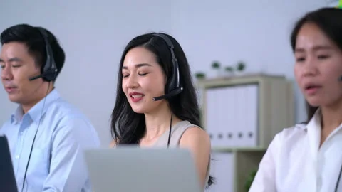 Group call center operator customer support service with friendly 스톡 동영상 136673417