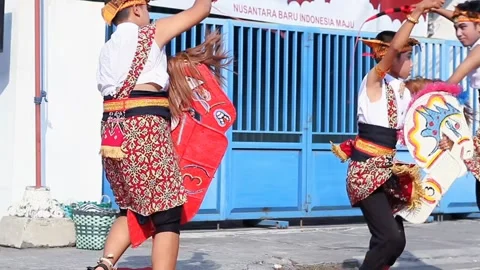 Group of children are performing the Jaran Kepang dance art performance. Stock Footage 281770554