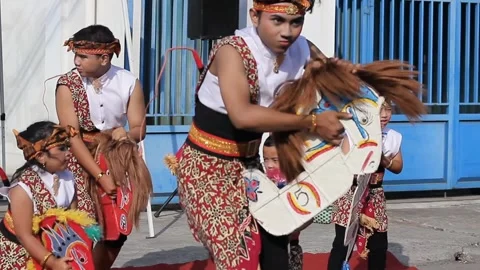 Group of children are performing the Jaran Kepang dance art performance. Stock Footage 281771559