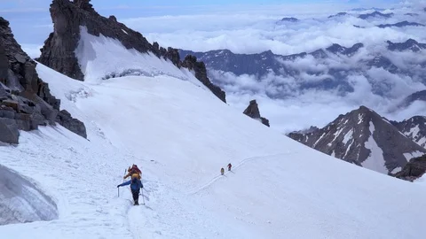 Group of climbers in the Alps 스톡 동영상 112976351