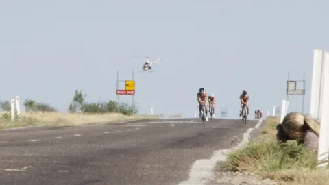 Group of cyclist in slow motion 스톡 동영상 91669731