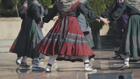 A group of dancers from Catalan Esbart dansaire dancing in a cirle in Barcelona Stock Footage 178849198