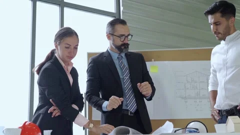 Group engineering with manager in project meeting  Stock-Footage 139248421