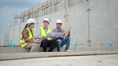 Group of engineers and architecture inspect and supervise the construction Video stock 309945110