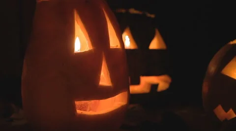 Group of glowing pumpkins at night 스톡 동영상 68200876