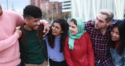 Group of happy multiracial people having fun outdoor laughing together Vídeos de archivo 175794620