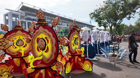 Group of kavadi is put on the road Видео 318100057