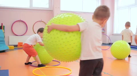 Group of kids having fun in kindergarten Vidéo 62196182