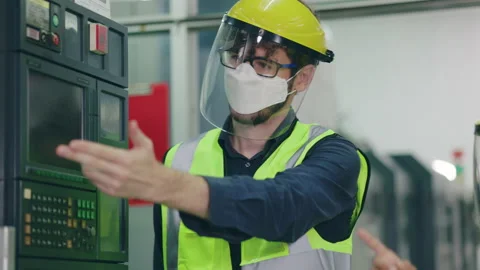Group Machine engineer wear mask and face shield while working in industrial Vídeo Stock 146826480