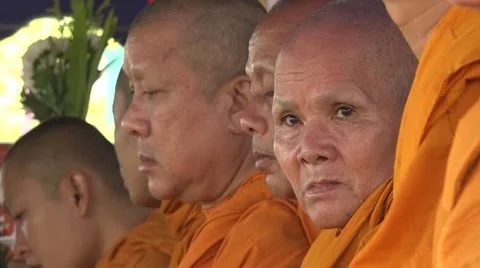 A group of monks pray together Vídeos de archivo 47583864