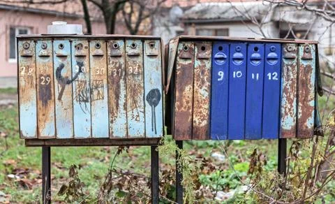 Group of old metal mail boxes. Foto stock