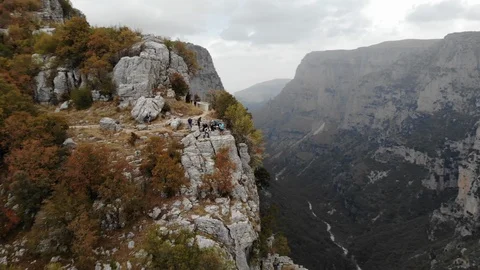 Group of people on cliff Video stock 106946659