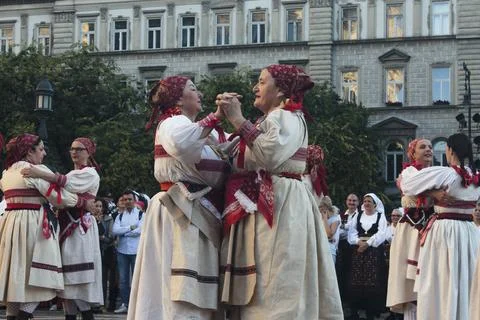 Group of people dancing in Budapest Stock-Fotos
