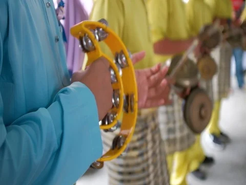 A group of people playing Cak Lempong in a wedding ceremony Видео 80151177