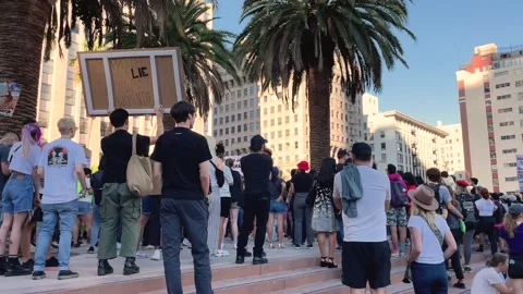 Group of Pro Choice Protestors Gather in Pershing Square Los Angeles 動画素材 198472683