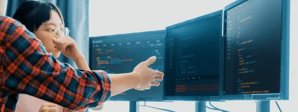 Group of professional web developer discuss about data analysis. Burgeoning. 스톡 사진