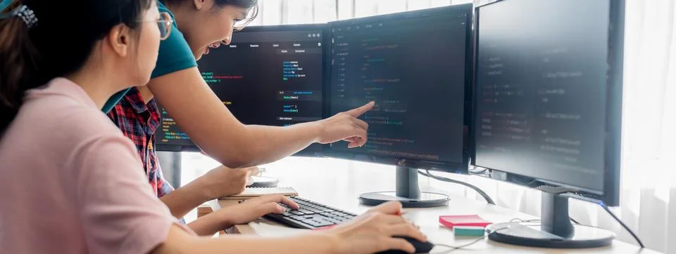 Group of professional web developer discuss about data analysis. Burgeoning. 스톡 사진