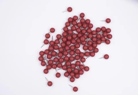 Group of red paper pin put on background,Thumbtack Foto stock