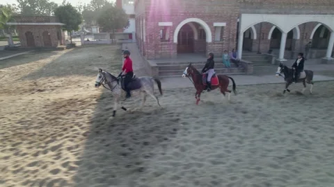 Group of riders training on horses in formation 库存影片 333611213