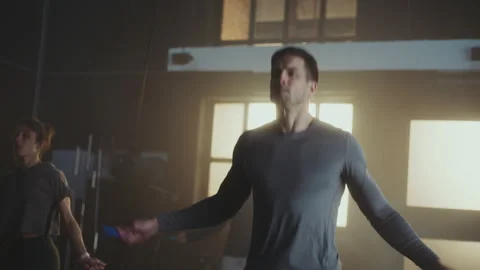 Group rope skipping at gym Video stock 236186264