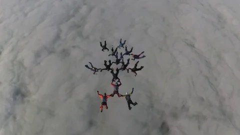 Group skydiving 스톡 동영상 82297124