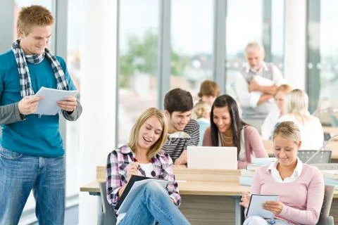 Group of students in classroom Stock-Fotos