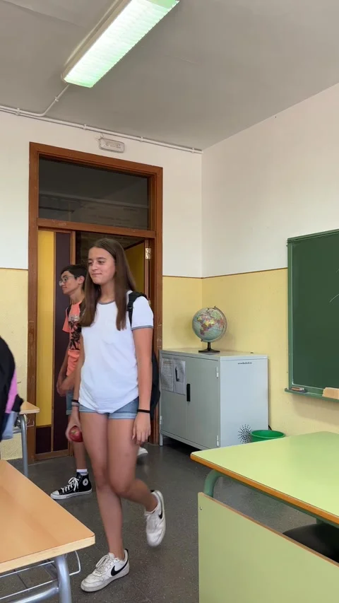 A group of students entering the classroom Stock Footage 248953853