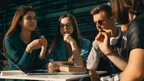 Group of Students Have Conversation 動画素材 80703942