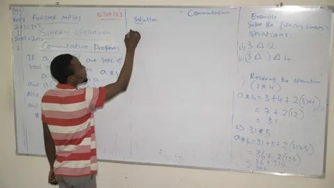 Group of students in school campus discussing and  walking together Vidéo 252325506
