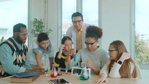 Group of students studying and playing with teacher, education and learning c Vídeo Stock 171173339