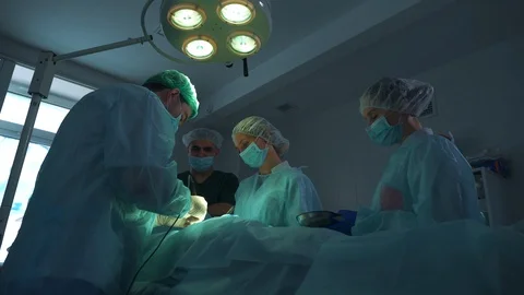 Group of surgeons at the work 스톡 동영상 113624219