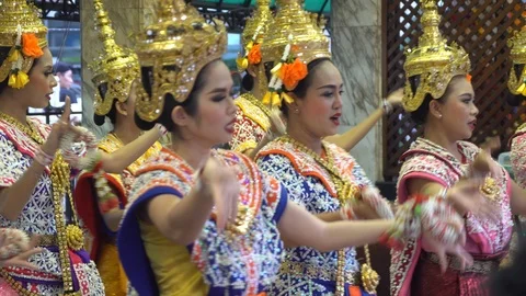 Group of Thai traditional dance performing in Bangkok, Thailand. Stock-Footage 93552942