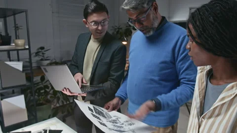 Group of Three Innovator Developing Solar Power System 動画素材 307996015