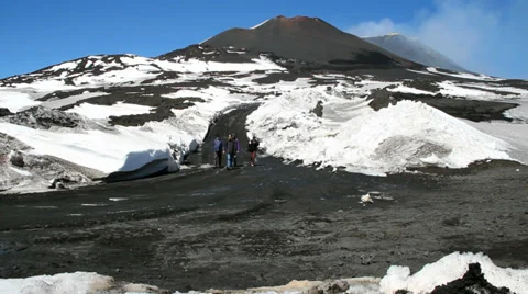 Group of tourists on the road. Stockbeeldmateriaal 37133176