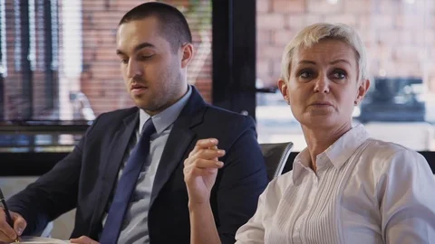 Group of workers talking about new business project in office 스톡 동영상 119413942