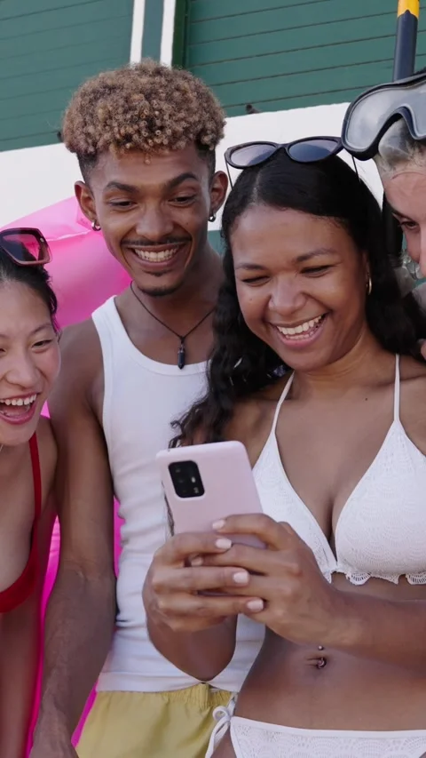 A group of young multiracial people in Stock Video Pond5