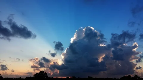Growing Storm Cloud at Sunset (2160p 25fps) Video stock 93722838
