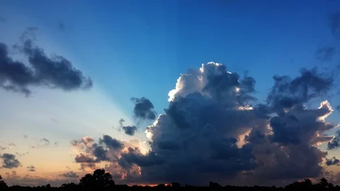 Growing Storm Cloud at Sunset (2160p 29.97) Video stock 93723088