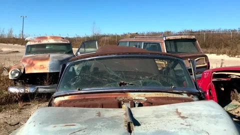 Grunge footage. Outdated car. Scrap cars background. 스톡 동영상 257652516