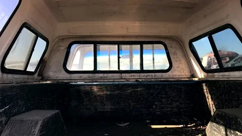 Grunge footage. Outdated car. Scrap cars background. 스톡 동영상 257653102