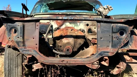 Grunge footage. Outdated car. Scrap cars background. 스톡 동영상 257653294