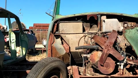 Grunge footage. Outdated car. Scrap cars background. 스톡 동영상 257653313