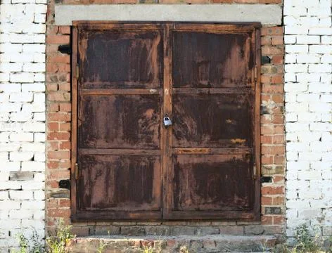 Grungy gate 스톡 사진