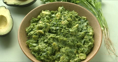 Guacamole in a bowl. Video stock 336724227