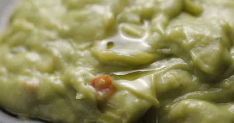 Guacamole rotating close up slowmotion Stock-Footage 280520504