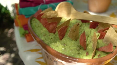 Guacamole with tortilla chips 스톡 동영상 191288264