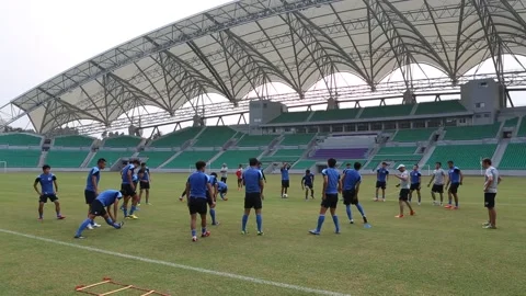 Guangzhou R&amp;F (Rich and Force) Football Club (Guangzhou Fuli Zuqiu Julebu) Stock Footage 203330322