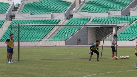Guangzhou R&amp;F (Rich and Force) Football Club (Guangzhou Fuli Zuqiu Julebu) Stock Footage 203336560