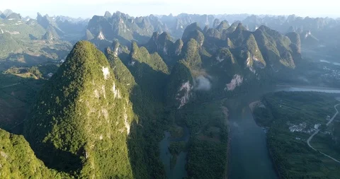 Guilin's mountains and rivers Video stock 124046874